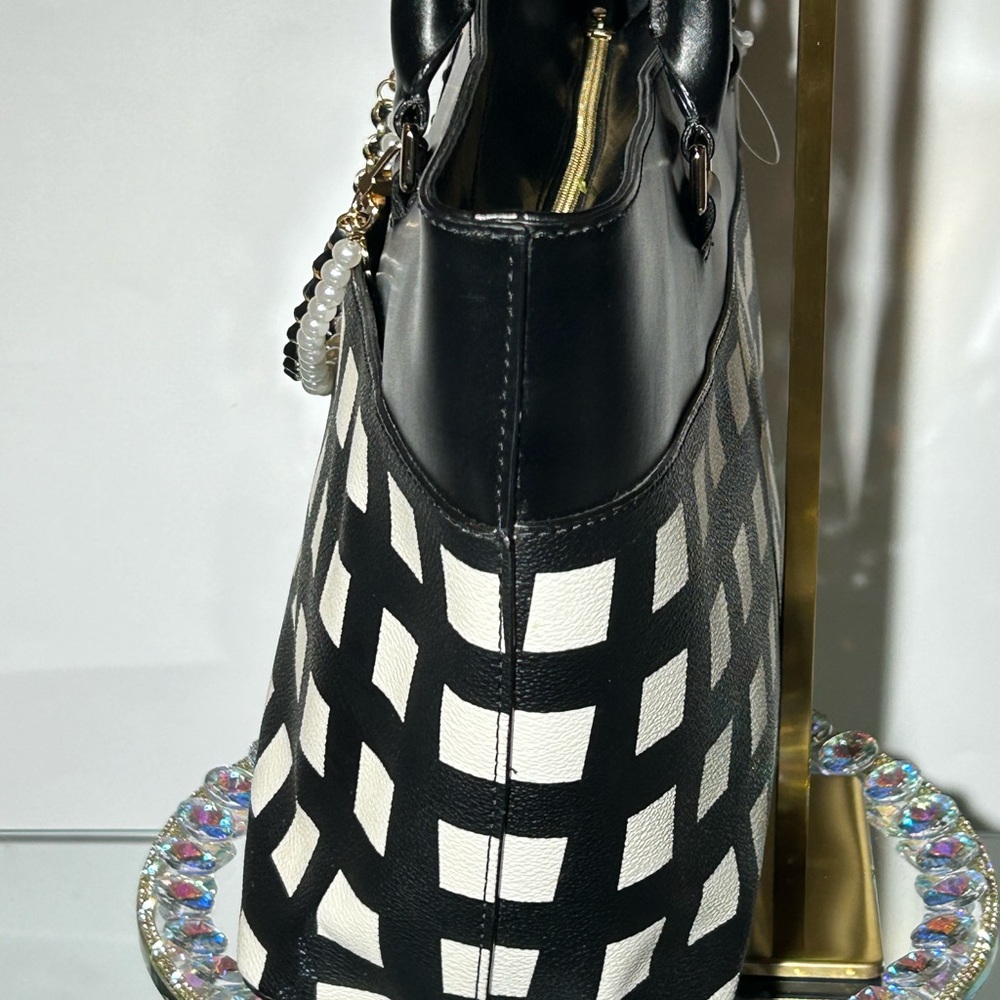 Kate Spade Black & White Checkered Pebbled Leather Tote Bag 17” x10.5” x 5” NWOT - Picture 5 of 16